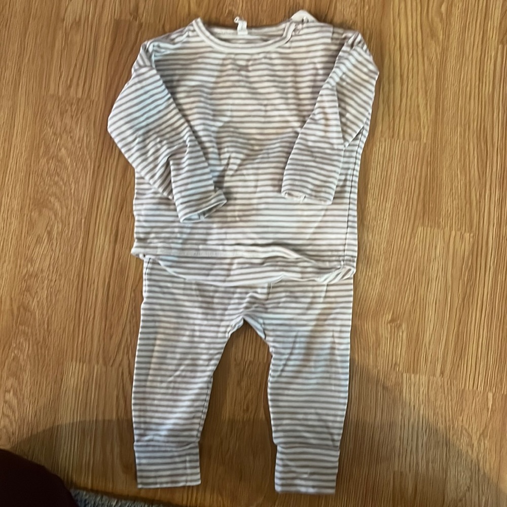 Quincy Mae matching set, pants and shirt, size 12-18 months